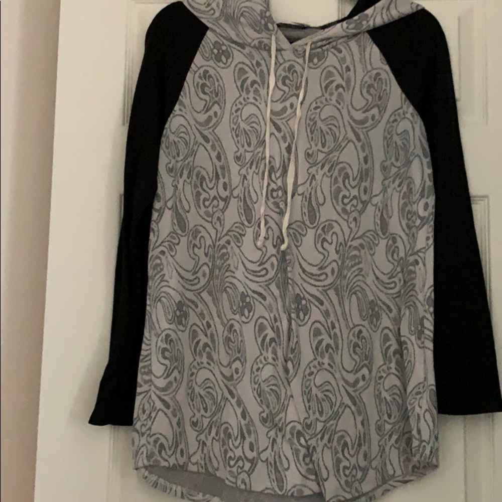 Beautiful thin sweatshirt